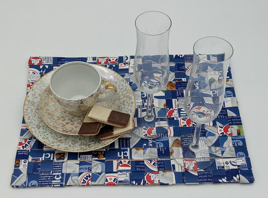 Upcycling-Tischunterlage aus Tetrapack - nachhaltig, stilvoll & handgefertigt