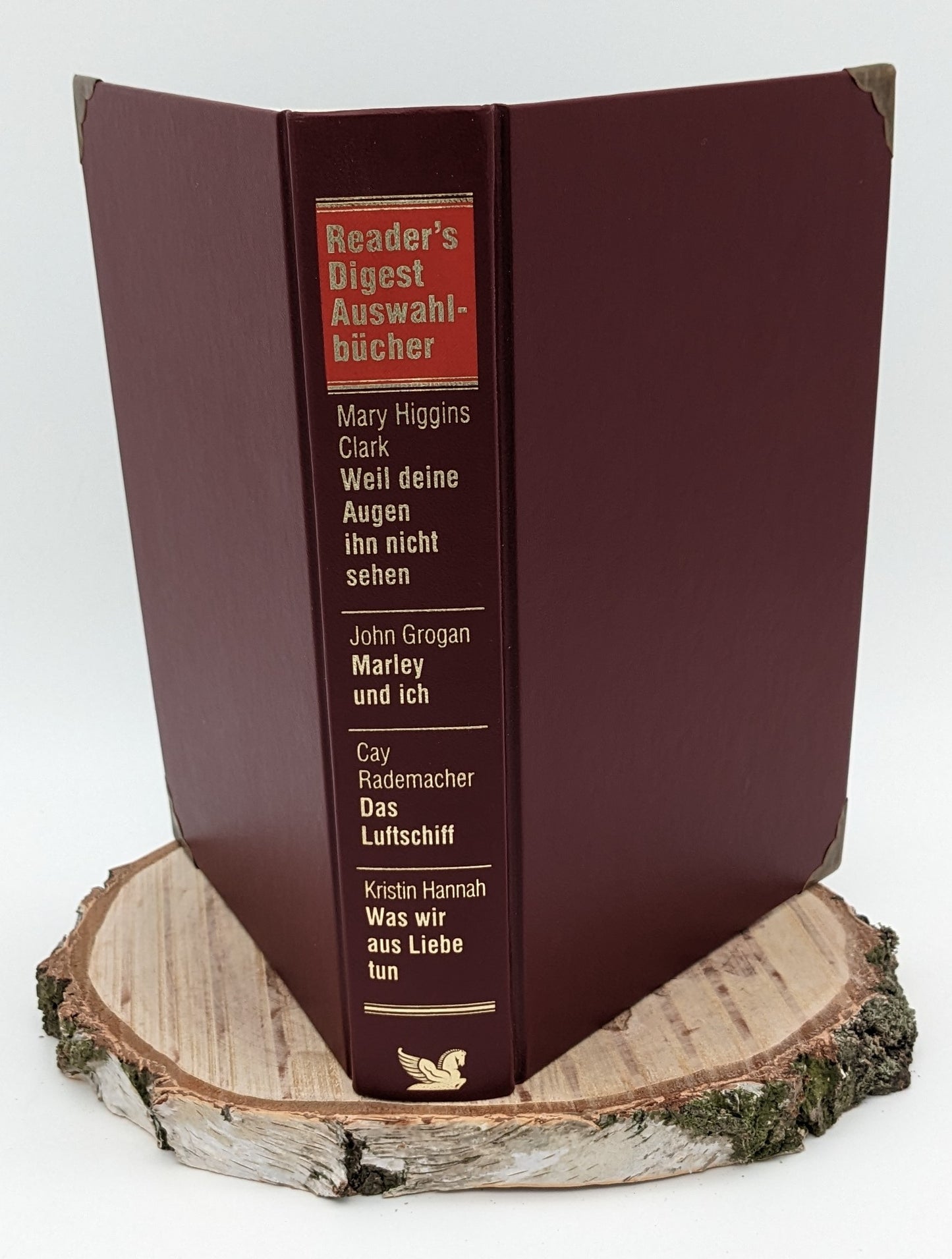 Gitarre als Buchskulptur