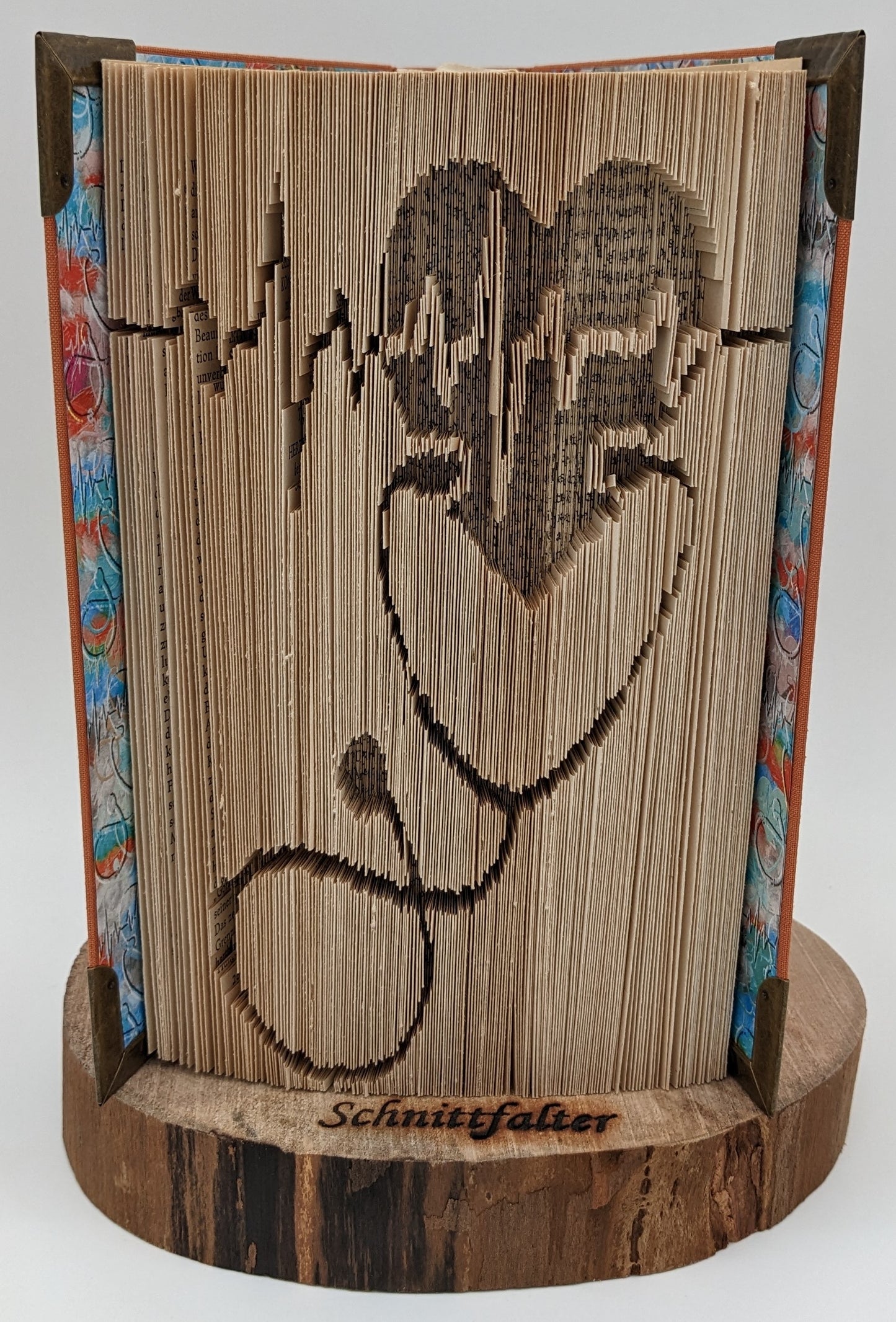 Medizinisches Herzstück - Herz, Stethoskop & EKG-Wellen