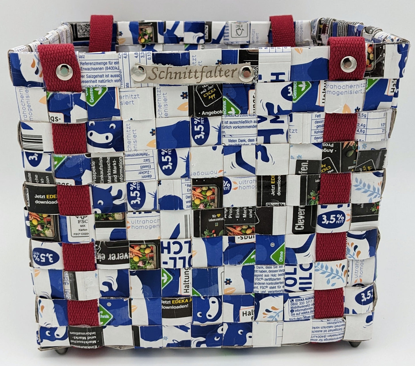 
Upcycling-Tasche aus recycelten Getränkekartons – Frontansicht der nachhaltigen Einkaufstasche