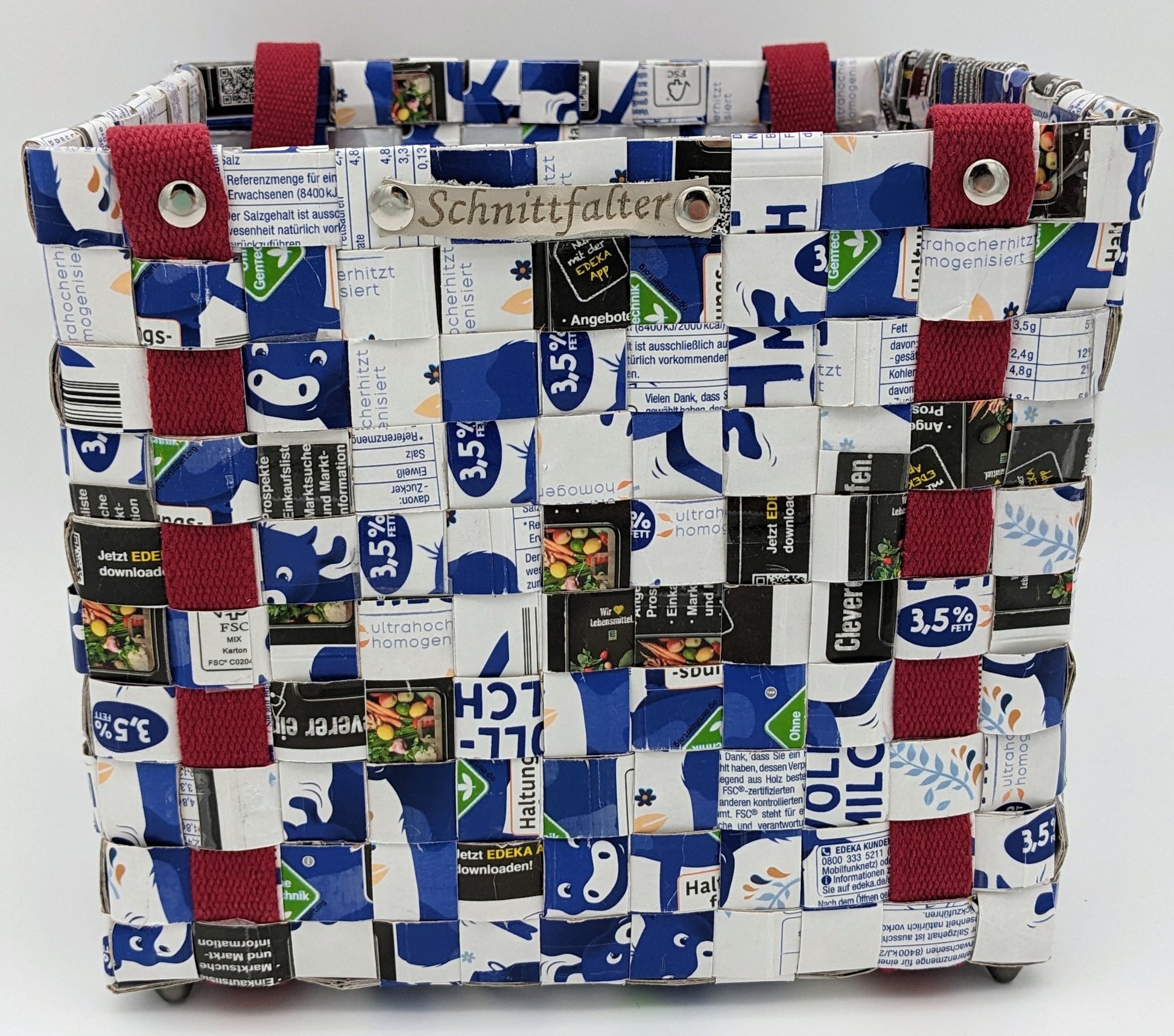 
Upcycling-Tasche aus recycelten Getränkekartons – Frontansicht der nachhaltigen Einkaufstasche