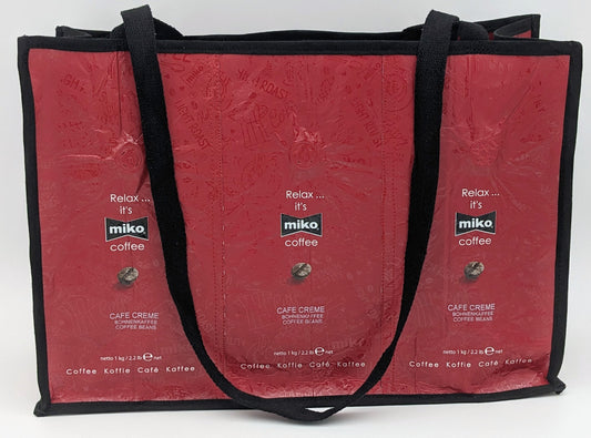 Upcycling-Tasche Miko Kaffee, robustes Material aus recycelten Kaffeetüten